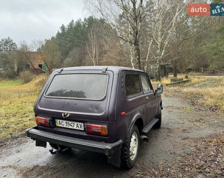 Фиолетовый ВАЗ 2121 Нива, объемом двигателя 1.6 л и пробегом 300 тыс. км за 1650 $, фото 4 на Automoto.ua