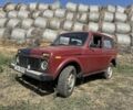Красный ВАЗ 2121, объемом двигателя 1.6 л и пробегом 300 тыс. км за 899 $, фото 1 на Automoto.ua