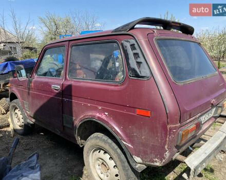 Красный ВАЗ 2121 Нива, объемом двигателя 1.6 л и пробегом 200 тыс. км за 1500 $, фото 1 на Automoto.ua
