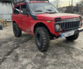 Красный ВАЗ 2121 Нива, объемом двигателя 1.7 л и пробегом 100 тыс. км за 2100 $, фото 1 на Automoto.ua