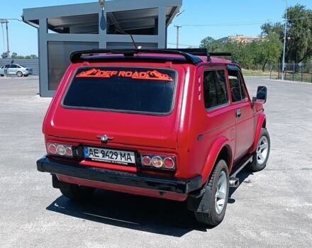 Красный ВАЗ 2121, объемом двигателя 1.6 л и пробегом 32 тыс. км за 2000 $, фото 4 на Automoto.ua