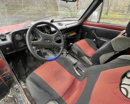 Красный ВАЗ 2121 Нива, объемом двигателя 1.58 л и пробегом 200 тыс. км за 1500 $, фото 5 на Automoto.ua