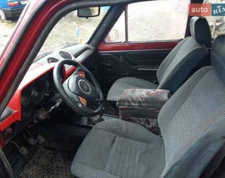 Красный ВАЗ 2121 Нива, объемом двигателя 1.6 л и пробегом 200 тыс. км за 1800 $, фото 1 на Automoto.ua