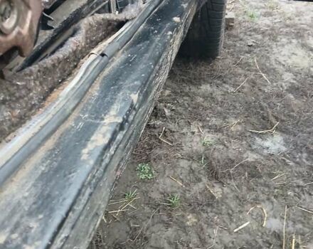 Красный ВАЗ 2121 Нива, объемом двигателя 1.58 л и пробегом 200 тыс. км за 1500 $, фото 3 на Automoto.ua