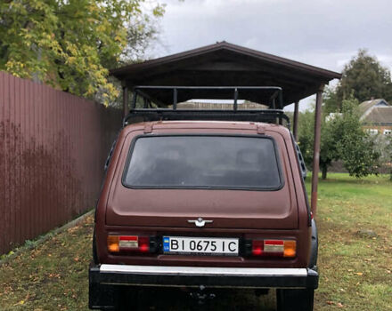 ВАЗ 2121 Нива 1979 в Шишаках на Automoto.ua Красный ВАЗ 2121 Нива, объемом двигателя 1.57 л и пробегом 53 тыс. км за 2750 $, фото 3 на Automoto.ua