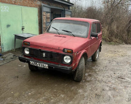 Красный ВАЗ 2121 Нива, объемом двигателя 1.6 л и пробегом 200 тыс. км за 1200 $, фото 1 на Automoto.ua