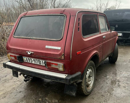 Красный ВАЗ 2121 Нива, объемом двигателя 1.6 л и пробегом 200 тыс. км за 1200 $, фото 2 на Automoto.ua