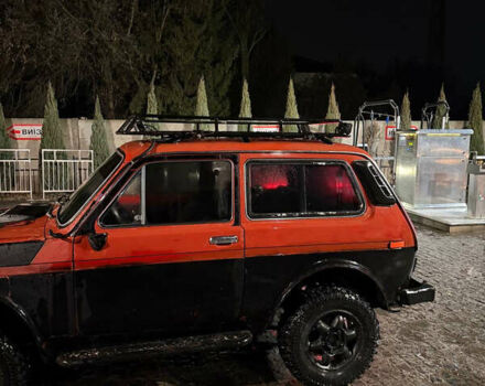 Красный ВАЗ 2121 Нива, объемом двигателя 1.57 л и пробегом 100 тыс. км за 1999 $, фото 4 на Automoto.ua