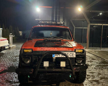 Красный ВАЗ 2121 Нива, объемом двигателя 1.57 л и пробегом 100 тыс. км за 1999 $, фото 2 на Automoto.ua