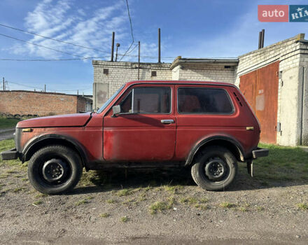 Красный ВАЗ 2121 Нива, объемом двигателя 0 л и пробегом 300 тыс. км за 1699 $, фото 6 на Automoto.ua