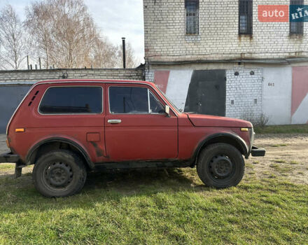 Красный ВАЗ 2121 Нива, объемом двигателя 0 л и пробегом 300 тыс. км за 1699 $, фото 5 на Automoto.ua