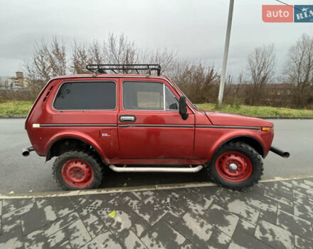 Красный ВАЗ 2121 Нива, объемом двигателя 1.57 л и пробегом 50 тыс. км за 2300 $, фото 11 на Automoto.ua