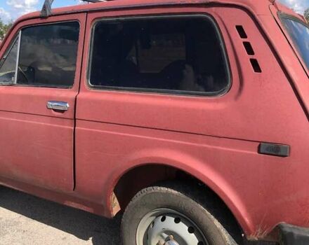 Красный ВАЗ 2121 Нива, объемом двигателя 1.6 л и пробегом 123 тыс. км за 1300 $, фото 5 на Automoto.ua