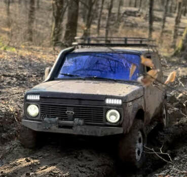 Червоний ВАЗ 2121 Нива, об'ємом двигуна 1.7 л та пробігом 150 тис. км за 2999 $, фото 3 на Automoto.ua