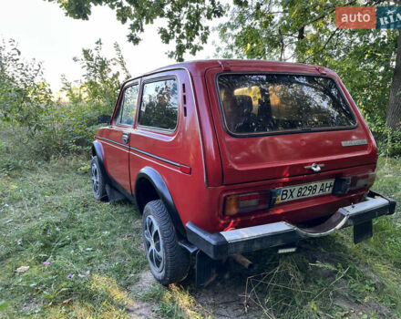 Червоний ВАЗ 2121 Нива, об'ємом двигуна 1.6 л та пробігом 100 тис. км за 1450 $, фото 6 на Automoto.ua
