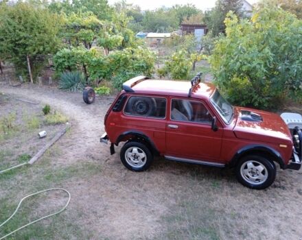 Красный ВАЗ 2121 Нива, объемом двигателя 1.6 л и пробегом 113 тыс. км за 1500 $, фото 4 на Automoto.ua