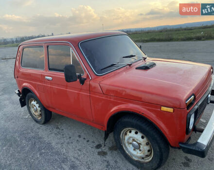 Красный ВАЗ 2121 Нива, объемом двигателя 1.57 л и пробегом 72 тыс. км за 2400 $, фото 3 на Automoto.ua