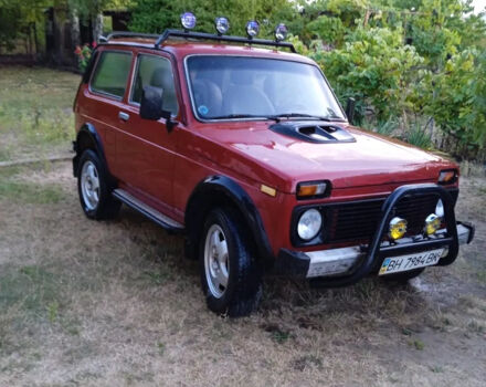 Красный ВАЗ 2121 Нива, объемом двигателя 1.6 л и пробегом 113 тыс. км за 1500 $, фото 3 на Automoto.ua