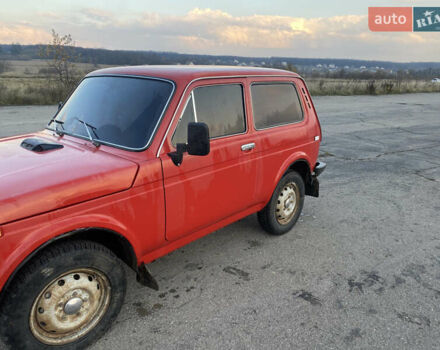 Красный ВАЗ 2121 Нива, объемом двигателя 1.57 л и пробегом 72 тыс. км за 2400 $, фото 1 на Automoto.ua