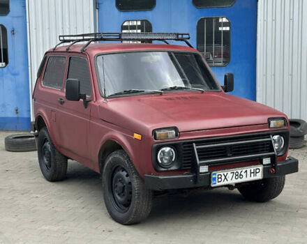 Красный ВАЗ 2121 Нива, объемом двигателя 1.6 л и пробегом 168 тыс. км за 1850 $, фото 6 на Automoto.ua