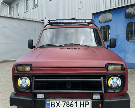 Красный ВАЗ 2121 Нива, объемом двигателя 1.6 л и пробегом 168 тыс. км за 1850 $, фото 1 на Automoto.ua