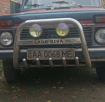 Красный ВАЗ 2121 Нива, объемом двигателя 1.6 л и пробегом 25 тыс. км за 3500 $, фото 1 на Automoto.ua