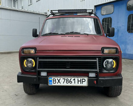Красный ВАЗ 2121 Нива, объемом двигателя 1.6 л и пробегом 168 тыс. км за 1850 $, фото 2 на Automoto.ua