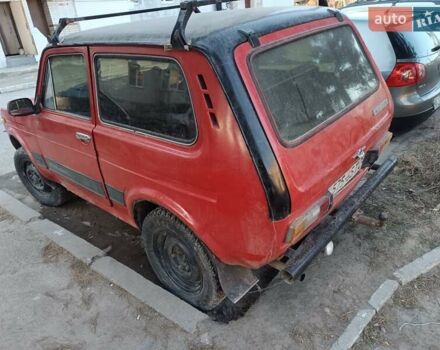 Красный ВАЗ 2121 Нива, объемом двигателя 0 л и пробегом 320 тыс. км за 1500 $, фото 3 на Automoto.ua