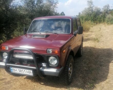 Красный ВАЗ 2121, объемом двигателя 1.6 л и пробегом 70 тыс. км за 3400 $, фото 4 на Automoto.ua