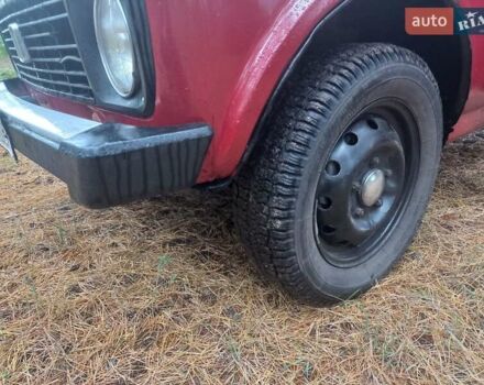 Красный ВАЗ 2121 Нива, объемом двигателя 1.58 л и пробегом 144 тыс. км за 1550 $, фото 3 на Automoto.ua