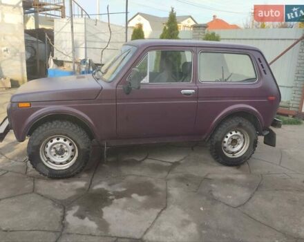 Красный ВАЗ 2121 Нива, объемом двигателя 1.6 л и пробегом 100 тыс. км за 3300 $, фото 1 на Automoto.ua
