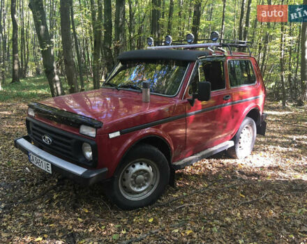 Красный ВАЗ 2121 Нива, объемом двигателя 1.58 л и пробегом 107 тыс. км за 2400 $, фото 13 на Automoto.ua