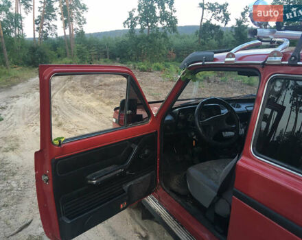 Красный ВАЗ 2121 Нива, объемом двигателя 1.58 л и пробегом 107 тыс. км за 2400 $, фото 12 на Automoto.ua