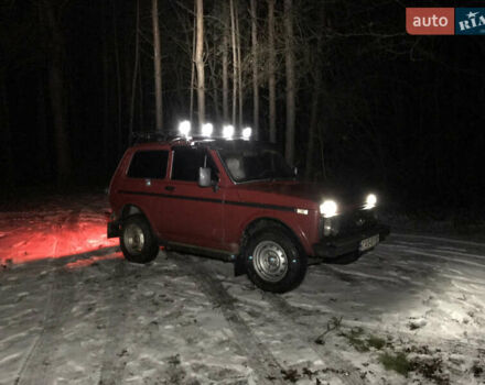 Красный ВАЗ 2121 Нива, объемом двигателя 1.58 л и пробегом 107 тыс. км за 2400 $, фото 16 на Automoto.ua