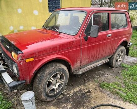 Красный ВАЗ 2121 Нива, объемом двигателя 1.6 л и пробегом 100 тыс. км за 2497 $, фото 3 на Automoto.ua