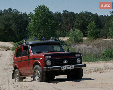 Красный ВАЗ 2121 Нива, объемом двигателя 1.58 л и пробегом 107 тыс. км за 2400 $, фото 15 на Automoto.ua