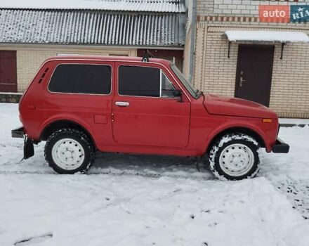 Красный ВАЗ 2121 Нива, объемом двигателя 1.6 л и пробегом 72 тыс. км за 2900 $, фото 1 на Automoto.ua