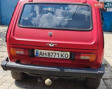 Красный ВАЗ 2121 Нива, объемом двигателя 1.6 л и пробегом 127 тыс. км за 2397 $, фото 4 на Automoto.ua