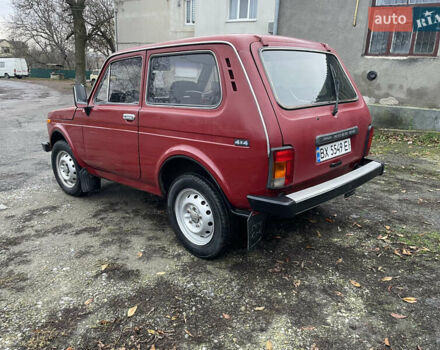 Красный ВАЗ 2121 Нива, объемом двигателя 1.6 л и пробегом 147 тыс. км за 3200 $, фото 2 на Automoto.ua