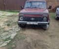 Красный ВАЗ 2121 Нива, объемом двигателя 1.6 л и пробегом 300 тыс. км за 2500 $, фото 1 на Automoto.ua