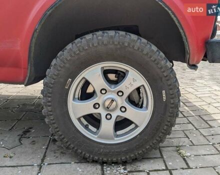 Красный ВАЗ 2121 Нива, объемом двигателя 1.6 л и пробегом 127 тыс. км за 2397 $, фото 6 на Automoto.ua