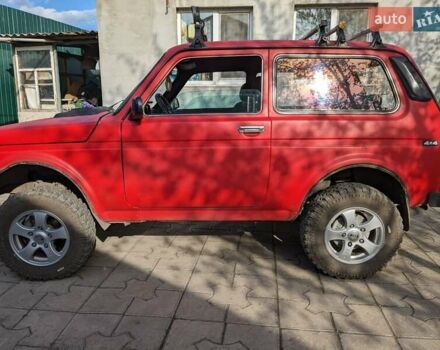Красный ВАЗ 2121 Нива, объемом двигателя 1.6 л и пробегом 127 тыс. км за 2397 $, фото 8 на Automoto.ua