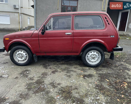 Красный ВАЗ 2121 Нива, объемом двигателя 1.6 л и пробегом 147 тыс. км за 3200 $, фото 1 на Automoto.ua