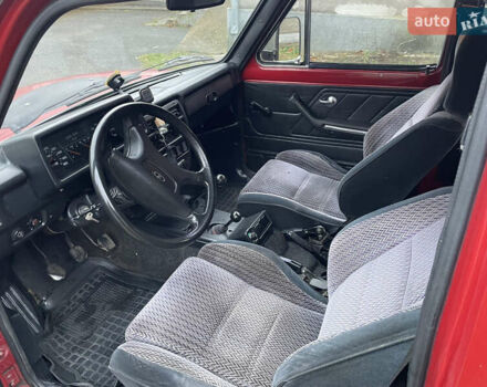 Красный ВАЗ 2121 Нива, объемом двигателя 1.6 л и пробегом 147 тыс. км за 3200 $, фото 9 на Automoto.ua