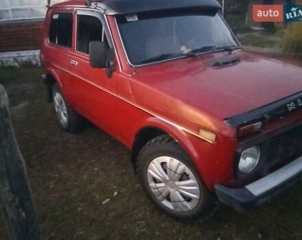 Червоний ВАЗ 2121 Нива, об'ємом двигуна 1.3 л та пробігом 130 тис. км за 2500 $, фото 4 на Automoto.ua