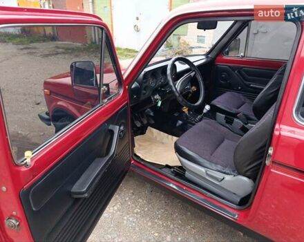 Красный ВАЗ 2121 Нива, объемом двигателя 1.6 л и пробегом 162 тыс. км за 2699 $, фото 13 на Automoto.ua