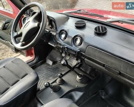 Красный ВАЗ 2121 Нива, объемом двигателя 1.6 л и пробегом 100 тыс. км за 2500 $, фото 18 на Automoto.ua