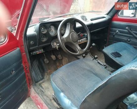 Красный ВАЗ 2121 Нива, объемом двигателя 0.11 л и пробегом 43 тыс. км за 2000 $, фото 6 на Automoto.ua