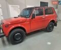 Красный ВАЗ 2121 Нива, объемом двигателя 1.6 л и пробегом 100 тыс. км за 2200 $, фото 3 на Automoto.ua