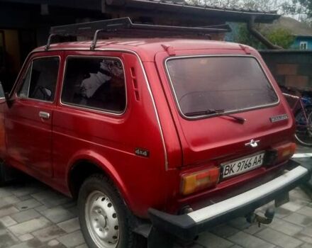 Красный ВАЗ 2121 Нива, объемом двигателя 1.57 л и пробегом 2 тыс. км за 2200 $, фото 1 на Automoto.ua